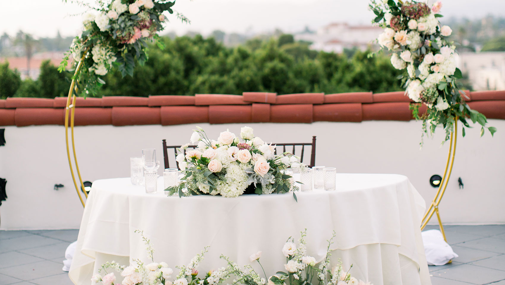 head table at rooftop wedding
